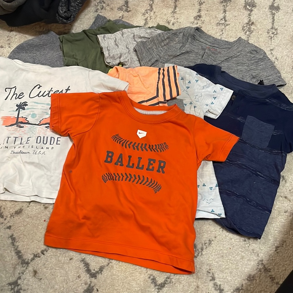 Toddler tshirts lot